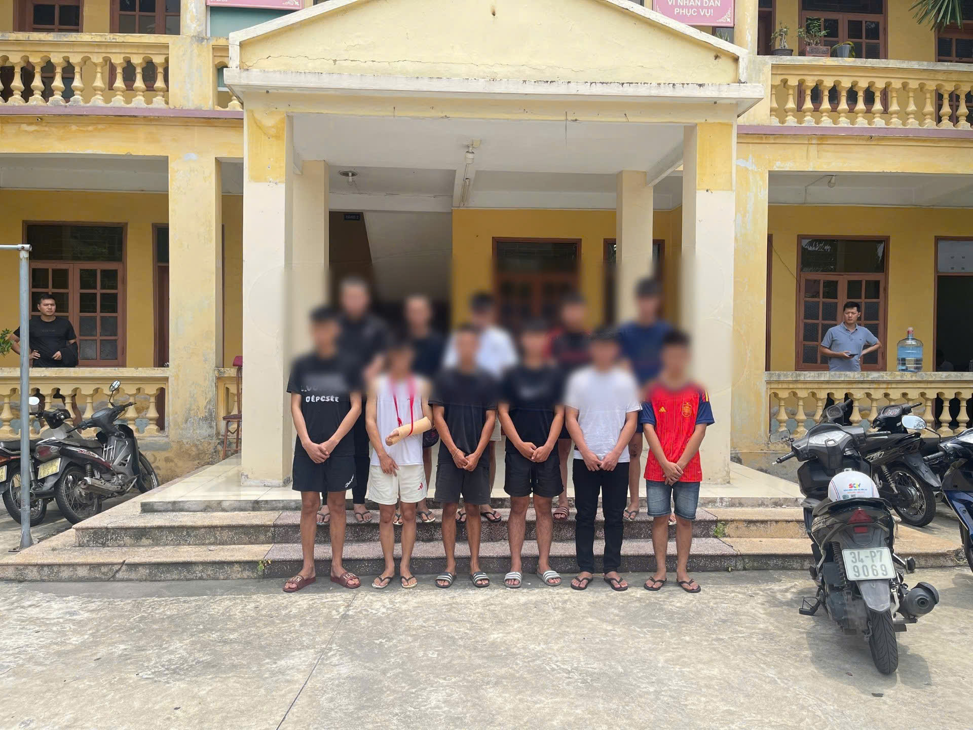 Phòng Cảnh sát Hình sự: Triệu tập 10 đối tượng điều khiển xe mô tô lạng lách, đánh võng
